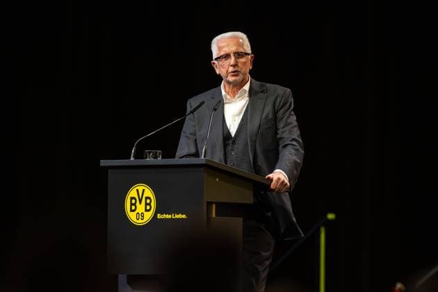 23.11.2025, Fussball, Saison 2025 2026, 1. Bundesliga, Mitgliederversammlung Borussia Dortmund, Mitglied des Aufsichtsrates Winfried Materna muss sich für seine Aussagen rechtfertigen, Dortmund Messe Wetsfalenhalle NRW Deutschland xRHR-FOTO DEx Copyright: DennisxEwert RHR-FOTOx RHR-FOTO DE
