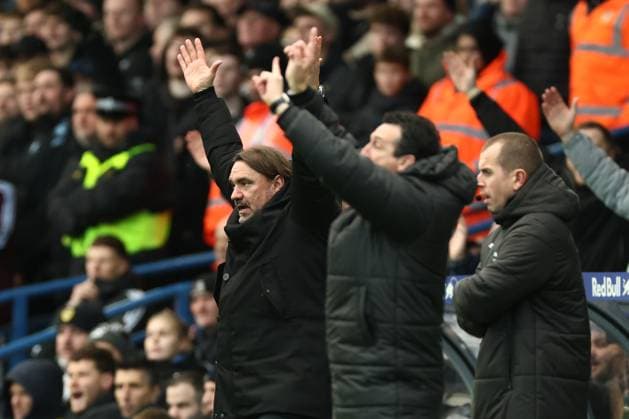 Leeds United v Aston Villa Premier League 23 11 2025. Daniel Farke Manager of Leeds United during the Premier League match between Leeds United and Aston Villa at Elland Road, Leeds, England on 23 November 2025. Leeds Elland Road West Yorkshire England Editorial use only DataCo restrictions apply See www.football-dataco.com , Copyright: xRyanxBrownex PSI-23236-0050
