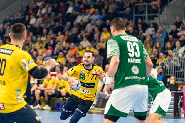 23.11.2025, xdaymx, Handball Daikin HBL, Rhein Neckar Loewen - Füchse Berlin vl. Jannik Kohlbacher (RNL), Dani Baijens (RNL), Mijajlo Marsenic (Füchse) (DFL DFB REGULATIONS PROHIBIT ANY USE OF PHOTOGRAPHS as IMAGE SEQUENCES and or QUASI-VIDEO) Mannheim