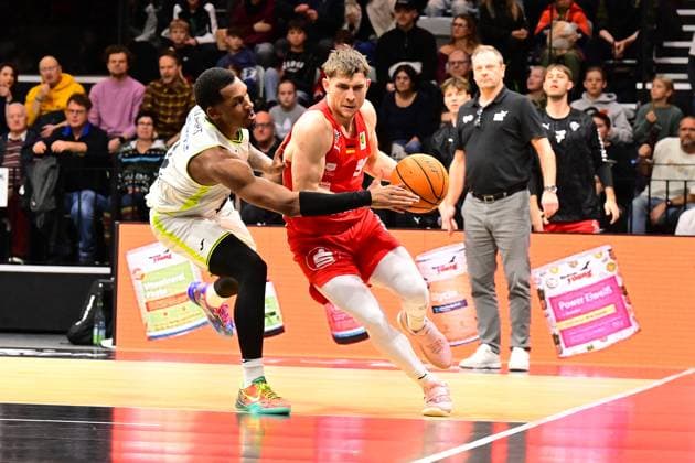 23.11.2025 - Basketball - Saison 2025 2026 - 2. Bundesliga Pro-A - 10. Spieltag: Nürnberg Falcons Basketball Club NBC - BBC Bayreuth - AlSch - xalxscx - Rayshawn Mart (3, BBC Bayreuth ) Vincent John Friederici (30, Nürnberg Falcons BC NBC )