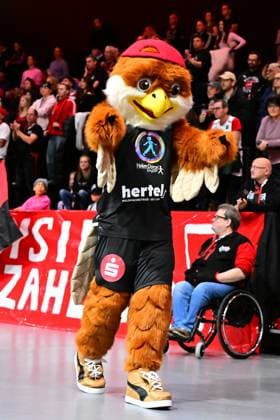 23.11.2025 - Basketball - Saison 2025 2026 - 2. Bundesliga Pro-A - 10. Spieltag: Nürnberg Falcons Basketball Club NBC - BBC Bayreuth - AlSch - xalxscx - Maskottchen Nürnberg Falcons BC NBC