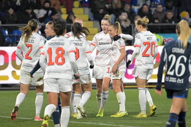 Tor, Torjubel zum 1:2 des FC Bayern Muenchen durch das Tor von Alara (FC Bayern Muenchen, 14) GER, TSG 1899 Hoffenheim vs. FC Bayern Muenchen , Fussball, Google Pixel Frauen-Bundesliga, Saison 2025 2026, 23.11.2025 DFB DFL regulations prohibit any use of photographs as image sequences and or quasi-video GER, TSG 1899 Hoffenheim vs. FC Bayern Muenchen , Fussball, Google Pixel Frauen-Bundesliga, Saison 2025 2026, 23.11.2025 Hoffenheim Copyright: xEibner-Pressefoto TobiasxBaurx EP_TBR