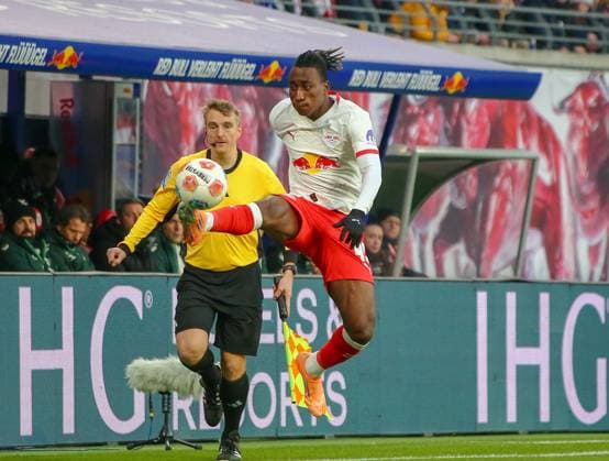 Deutschland: Fussball Bundesliga 2025 26, 11. Spieltag - RB Leipzig vs SV Werder Bremen - Red Bull Arena -Stadion (Leipzig): Yan Diomande (RB Leipzig, 49) Leipzig Copyright: xAymanxAlahmedx
