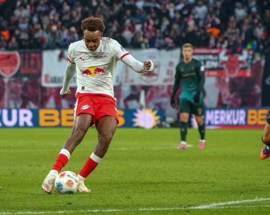 Deutschland: Fussball Bundesliga 2025 26, 11. Spieltag - RB Leipzig vs SV Werder Bremen - Red Bull Arena -Stadion (Leipzig): Assan OuÃ draogo Assan Ouedraogo (RB Leipzig, 20) Leipzig Copyright: xAymanxAlahmedx