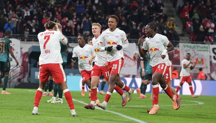 Assan Ouedraogo (Nr.20) jubelt nach 1:0 Freude Emotion Jubel Fußball Fussball DFL Bundesliga Herren 11. Spieltag Saison 2025 2026 23.11.2025 RasenBallsport RB Leipzig RBL vs. SV Werder Bremen SVW in der RedBull Arena DFL regulations prohibit any use of photographs as image sequences and or quasi-video.