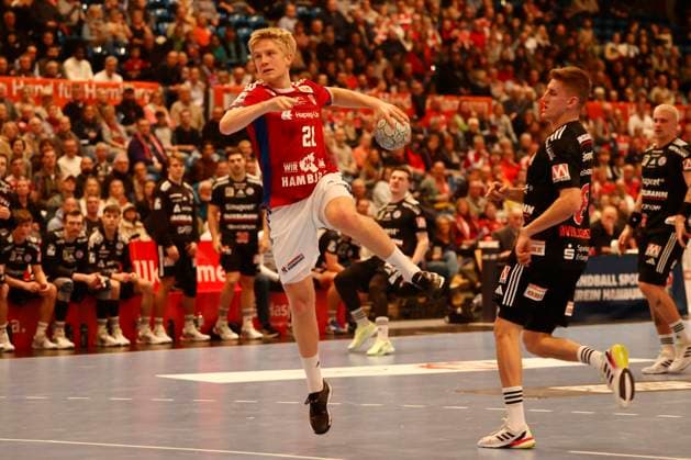 Handball 1. Handball-Bundesliga, DAIKIN HBL 2025 2026 - Handball Verein Hamburg (HSVH) vs. HC Erlangen Frederik Bo Andersen (Hamburg) setzt nach einem Gegenstoss zum Torwurf an . Sporthalle Hamburg Hamburg Foto: Frank Schoof