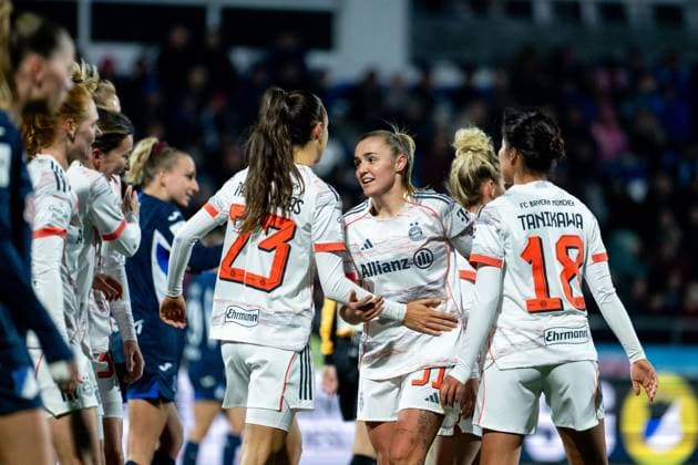 Georgia Stanway (FC Bayern Muenchen, 31), Momoko Tanikawa (FC Bayern Muenchen, 18), Natalia Padilla (FC Bayern Muenchen, 23) jubeln ueber das Tor zum 1:4, GER, TSG 1899 Hoffenheim vs FC Bayern Muenchen, Fussball Google Pixel Frauen Bundesliga, 11. Spieltag, Saison 2025 2026, 23.11.2025 DFB regulations prohibit any use of photographs as image sequences and or quasi-video GER, TSG 1899 Hoffenheim vs FC Bayern Muenchen, Fussball Google Pixel Frauen Bundesliga, 11. Spieltag, Saison 2025 2026, 23.11.2025 Hoffenheim Copyright: xEibner-Pressefoto Memmlerx EP_MMR