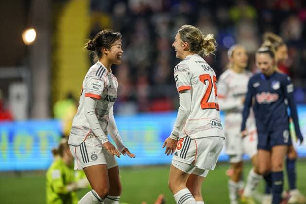 DEU, Hoffenheim, TSG Hoffenheim vs FC Bayern München, Google Pixel Bundesliga, DFB, Saison 2526, Dietmar-Hopp-Stadion, 11. Spieltag, im Bild: Tor und Jubel, Momoko Tanikawa (Bayern München 18) erzielt das 4:1, Jubell und Freude, Barbara Dunst (Bayern München 28) DFB DFL REGULATIONS PROHIBIT ANY USE OF PHOTOGRAPHS AS IMAGE SEQUENCES AND OR QUASI-VIDEO, 23.11.2025, Copyright: HMBxMedia HendrikxHamelau