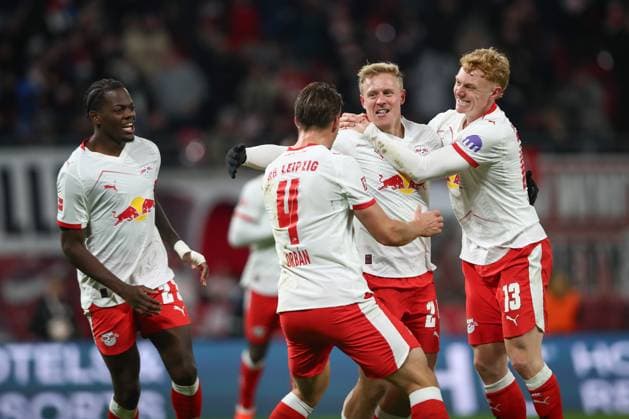 23.11.2025, xtgx, Fussball - 1.Bundesliga RB Leipzig - SV Werder Bremen emspor, v.l. Jubel nach dem 2:0 durch Xaver Schlager (Leipzig, 24) (DFL DFB REGULATIONS PROHIBIT ANY USE OF PHOTOGRAPHS as IMAGE SEQUENCES and or QUASI-VIDEO) Leipzig