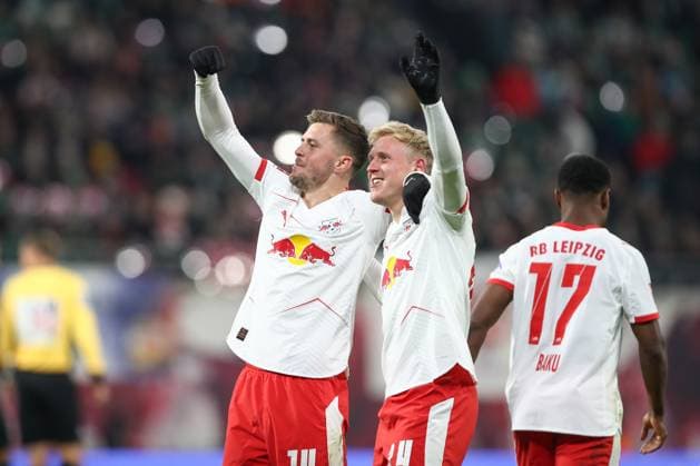 23.11.2025, xtgx, Fussball - 1.Bundesliga RB Leipzig - SV Werder Bremen emspor, v.l. Jubel nach dem 2:0 durch Xaver Schlager (Leipzig, 24) (DFL DFB REGULATIONS PROHIBIT ANY USE OF PHOTOGRAPHS as IMAGE SEQUENCES and or QUASI-VIDEO) Leipzig