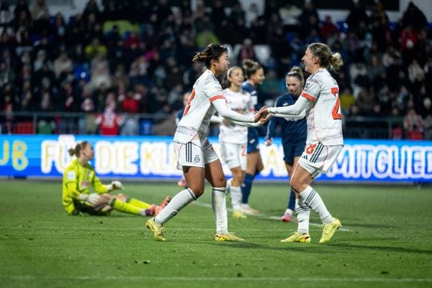 Momoko Tanikawa (FC Bayern Muenchen, 18), Barbara Dunst (FC Bayern Muenchen, 28) jubeln ueber das Tor zum 1:4, GER, TSG 1899 Hoffenheim vs FC Bayern Muenchen, Fussball Google Pixel Frauen Bundesliga, 11. Spieltag, Saison 2025 2026, 23.11.2025 DFB regulations prohibit any use of photographs as image sequences and or quasi-video GER, TSG 1899 Hoffenheim vs FC Bayern Muenchen, Fussball Google Pixel Frauen Bundesliga, 11. Spieltag, Saison 2025 2026, 23.11.2025 Hoffenheim Copyright: xEibner-Pressefoto Memmlerx EP_MMR