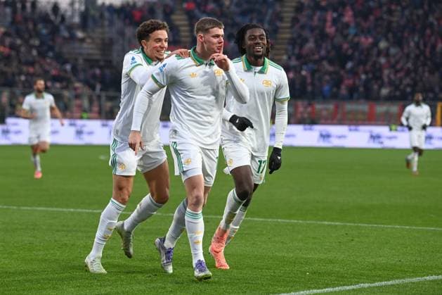 FERGUSON Evan (As Roma) celebrating his goal during US Cremonese vs AS Roma, Italian soccer Serie A match in Cremona, Italy, November 23 2025  Copyright: xGianlucaxRicci IPAxSportx xipa-agency.netx xx IPA_68299459 IPA_Agency_IPA68299459