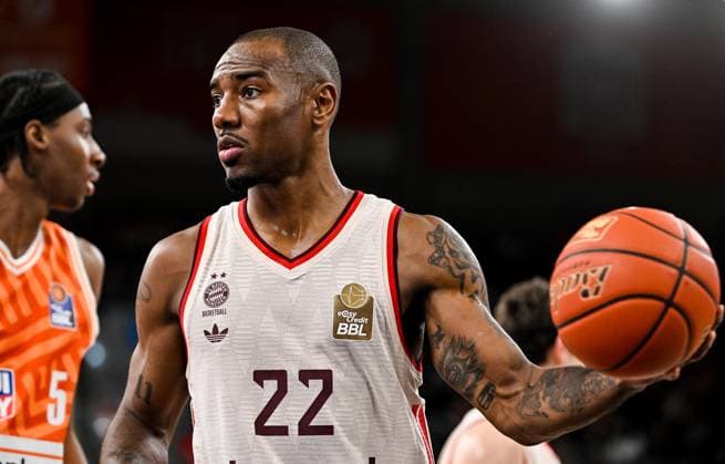 GER, BBL, ratiopharm Ulm vs FC Bayern München 23.11.2025, ratiopharm arena, Neu-Ulm, GER, BBL, ratiopharm Ulm vs FC Bayern München, im Bild Isiaha Mike (Muenchen, 22)