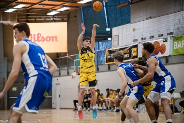 Lars Danziger (Porsche BBA, 02) GER, Porsche BBA Ludwigsburg - CATL Basketball Loewen Erfurt, 2. Barmer Basketball Bundesliga, ProB Sued, Saison 2025 2026, 23.11.2025 GER, Porsche BBA Ludwigsburg - CATL Basketball Loewen Erfurt, 2. Barmer Basketball Bundesliga, ProB Sued, Saison 2025 2026, 23.11.2025 Ludwigsburg Copyright: xSandyxDinkelackerx EP_EER