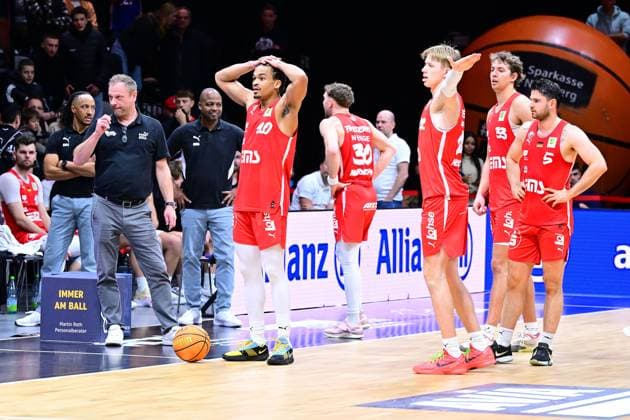 23.11.2025 - Basketball - Saison 2025 2026 - 2. Bundesliga Pro-A - 10. Spieltag: Nürnberg Falcons Basketball Club NBC - BBC Bayreuth - AlSch - xalxscx - Falcons Nürnberg müssen auf die Endgültige Entscheidung warten und zittern