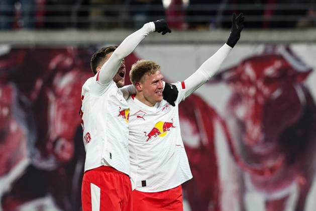 Torjubel - Torschütze Xaver Schlager (RB Leipzig,24) trifft zum 2-0 mit Christoph Baumgartner (RB Leipzig,14) - 1. Fussball Bundesliga Saison 2025-2026 Punktspiel RB Leipzig vs. Werder Bremen in der Red Bull Arena in Leipzig - Aktion,Fussball,Deutschland,Mann,Männer,23.11.2025