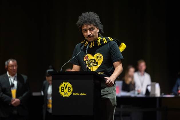 23.11.2025, Fussball, Saison 2025 2026, 1. Bundesliga, Mitgliederversammlung Borussia Dortmund, Vorsitzender des Kulturbeirats David Zabel kritisiert die Presse, Dortmund Messe Wetsfalenhalle NRW Deutschland xRHR-FOTO DEx Copyright: DennisxEwert RHR-FOTOx RHR-FOTO DE