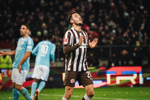 1. Bundesliga: FC St. Pauli vs. 1. FC Union Berlin, 23.11.2025 Mathias Pereira Lage (FC St. Pauli, 28); Fußball, 1. Bundesliga, 11. Spieltag: FC St. Pauli vs. 1. FC Union Berlin am 23.11.2025 im Millerntor-Stadion, Hamburg DFL REGULATIONS PROHIBIT ANY USE OF PHOTOGRAPHS AS IMAGE SEQUENCES AND OR QUASI-VIDEO. Copyright: xBEAUTIFULxSPORTS Tonhäuserx
