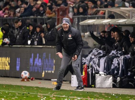 Fussball, Herren, Saison 2025 2026, 1. Bundesliga (11. Spieltag), FC St. Pauli - 1. FC Union Berlin, Trainer Alexander Blessin (St. Pauli), 23.11. 2025, Copyright: xMatthiasxKochx