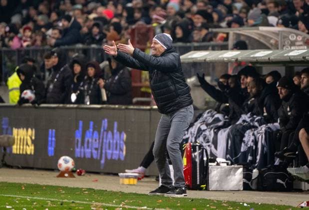 Fussball, Herren, Saison 2025 2026, 1. Bundesliga (11. Spieltag), FC St. Pauli - 1. FC Union Berlin, Trainer Alexander Blessin (St. Pauli), 23.11. 2025, Copyright: xMatthiasxKochx