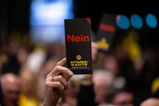 23.11.2025, Fussball, Saison 2025 2026, 1. Bundesliga, Mitgliederversammlung Borussia Dortmund, Stimmkarte bei der MV des BVB, Dortmund Messe Wetsfalenhalle NRW Deutschland xRHR-FOTO DEx Copyright: DennisxEwert RHR-FOTOx RHR-FOTO DE