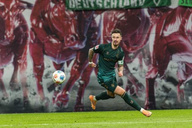 GER, Bundesliga, RB Leipzig - SV Werder Bremen. 23.11.2025, Red Bull Arena, Leipzig, GER, Bundesliga, RB Leipzig - SV Werder Bremen. Marco Friedl (SV Werder Bremen 32) Einzelaktion Aktion Â