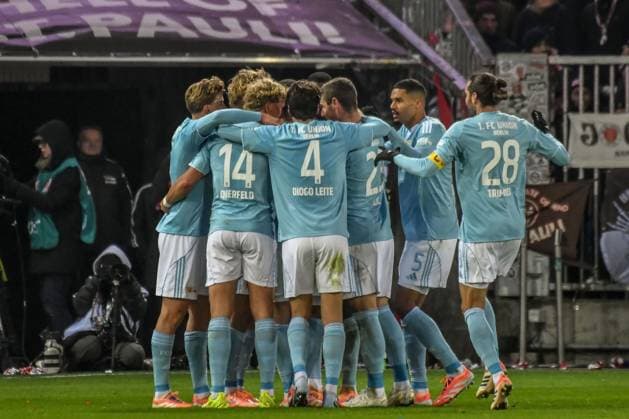 Torjubel nach dem 0:1 durch Rani Khedira ( Union ) Deutschland , Hamburg , Millerntorstadion , Fussball , 1. Bundesliga , FC St Pauli - 1 FC Union Berlin