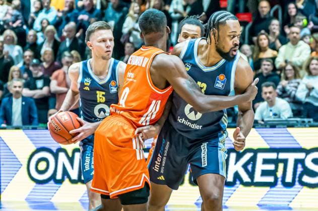 Chemnitz, Deutschland 23. November 2025: 1.BBL - 2025 2026 - Niners Chemnitz vs. Alba Berlin Im Bild: Copyright: xFotostandx xNachtigallx