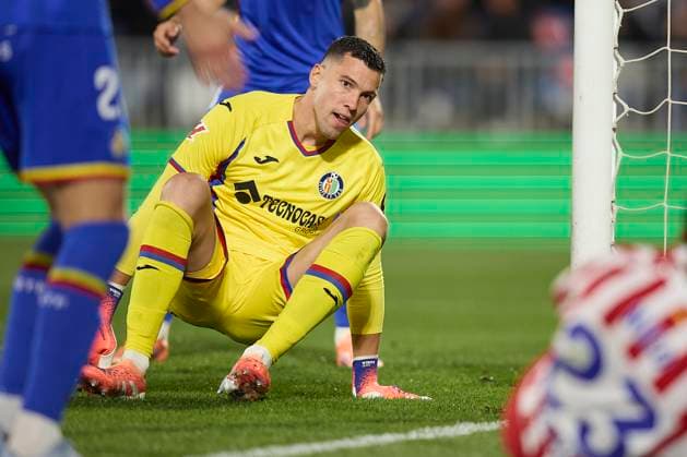 David Soria (Getafe CF) looks on during the LaLiga EA Sports match between Getafe CF v AtlÃ tico Madrid at Coliseum on November 23, 2025 in Getafe, Spain. (Photo by Manu Reino DeFodi Images)