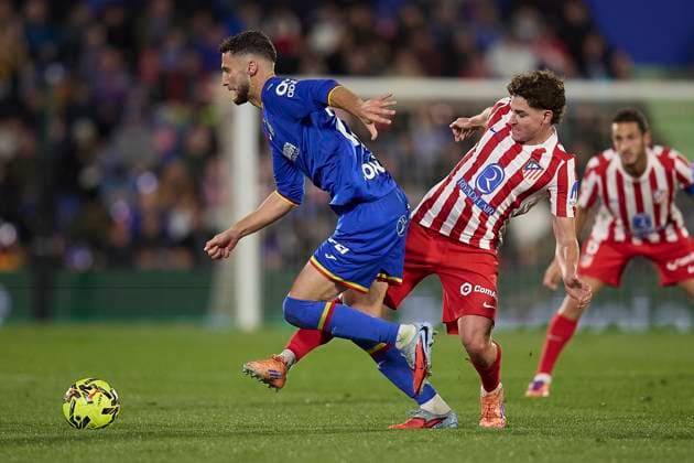 Domingos Duarte (Getafe CF) and Julian Alvarez (Atletico de Madrid) battle for the ball during the LaLiga EA Sports match between Getafe CF v AtlÃ tico Madrid at Coliseum on November 23, 2025 in Getafe, Spain. (Photo by Manu Reino DeFodi Images)