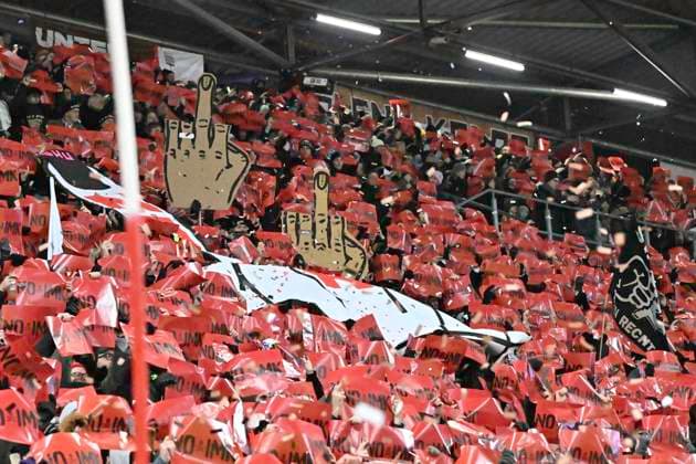 GER; 1 FBL, FC St. Pauli vs 1. FC Union Berlin 23.11.2025, Millerntorstadion, Hamburg, GER; 1. FBL, FC St. Pauli vs 1. FC Union Berlin im Bild Feature Proteste der Pauli Fans zu Spielbeginn