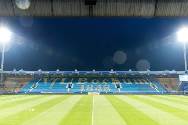 23.11.2025, xkwix, Fußball, Regionalliga West, VfL Bochum 1848 U21, U 21 - FC Gütersloh, Vonovia Ruhrstadion: Haupttribüne Gegengerade im leeren Stadion NRW Deutschland