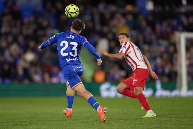 Adrian Liso (Getafe CF) controls the ball during the LaLiga EA Sports match between Getafe CF v AtlÃ tico Madrid at Coliseum on November 23, 2025 in Getafe, Spain. (Photo by Manu Reino DeFodi Images)