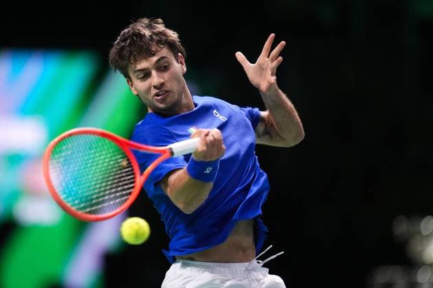Flavio Cobolli in action during Davis Cup Finals 2025 finals match between Flavio Cobolli (Italy) and Jaume Munar (Spain) at Bologna Fiere, Bologna, Italy - November 23, 2025. - Tennis.  Copyright: xMassimoxPaolone LaPressex