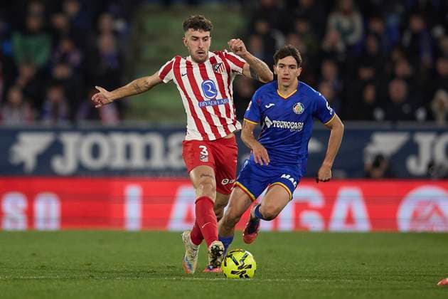 Matteo Ruggeri (Atletico de Madrid) controls the ball during the LaLiga EA Sports match between Getafe CF v AtlÃ tico Madrid at Coliseum on November 23, 2025 in Getafe, Spain. (Photo by Manu Reino DeFodi Images)