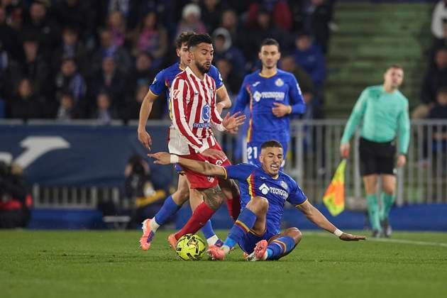 Abdel Abra (Getafe CF) and Nicolas Gonzalez (Atletico de Madrid) battle for the ball during the LaLiga EA Sports match between Getafe CF v AtlÃ tico Madrid at Coliseum on November 23, 2025 in Getafe, Spain. (Photo by Manu Reino DeFodi Images)