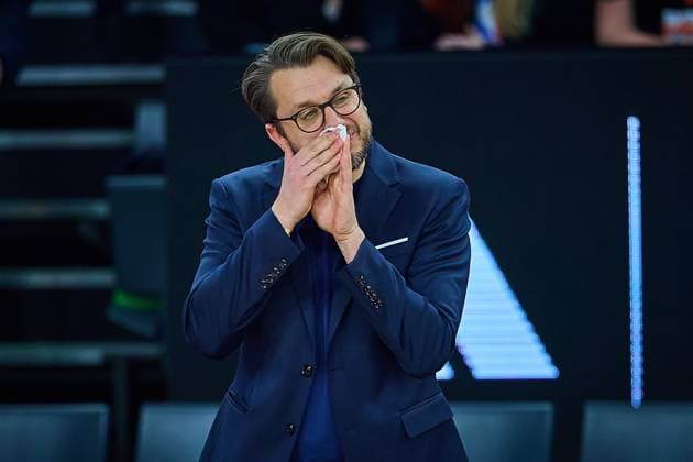 Mihajlo Mitic (FC Bayern, Assistant Coach) verschnupft GER, ratiopharm ulm vs. FC Bayern, Basketball, 8. Spieltag, EasyCredit Bundesliga, Spielzeit 2025 2026, 23.11.2025 GER, ratiopharm ulm vs. FC Bayern, Basketball, 8. Spieltag, EasyCredit Bundesliga, Spielzeit 2025 2026, 23.11.2025 Neu-Ulm Copyright: xEibner-Pressefoto GeraldxOelze-dexStoppanyx EP_ODS