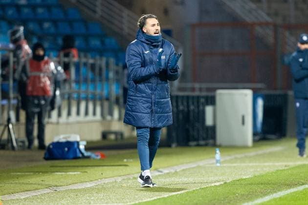 23.11.2025, xkwix, Fußball, Regionalliga West, VfL Bochum 1848 U21, U 21 - FC Gütersloh, Vonovia Ruhrstadion: Motivation von Julian Hesse (Trainer FC Gütersloh) NRW Deutschland