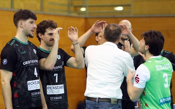 Hachinger Freude ueber den Sieg He-Volleyball, 1. BL,25 26, TSV Haching Muenchen vs Barock Volleys Ludwigsburg, , Geothermie Arena, Unterhaching, 23.11.25 Copyright: WolfgangxFehrmann