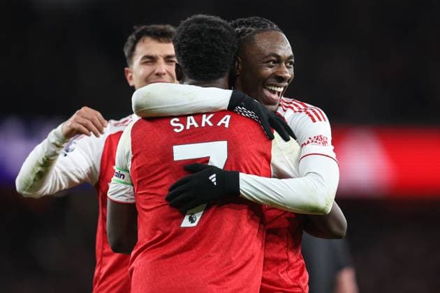 Arsenal v Tottenham 23 November 2025, London - Premier League Football - Arsenal v Tottenham Hotspur - Eberechi Eze of Arsenal celebrates scoring a hat-trick and their 4th goal with Bukayo Saka - Photo: Charlotte Wilson Offside. London UK Copyright: xCharlottexWilsonx xOffsidexOffside