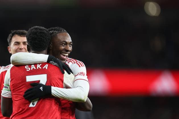 Arsenal v Tottenham 23 November 2025, London - Premier League Football - Arsenal v Tottenham Hotspur - Eberechi Eze of Arsenal celebrates scoring a hat-trick and their 4th goal with Bukayo Saka - Photo: Charlotte Wilson Offside. London UK Copyright: xCharlottexWilsonx xOffsidexOffside