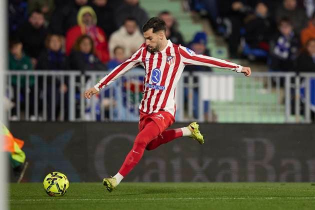 Alex Baena (Atletico de Madrid) controls the ball during the LaLiga EA Sports match between Getafe CF v AtlÃ tico Madrid at Coliseum on November 23, 2025 in Getafe, Spain. (Photo by Manu Reino DeFodi Images)