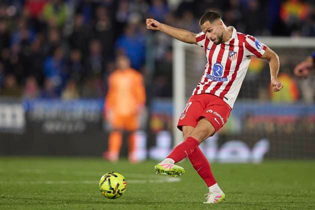 David Hancko (Atletico de Madrid) controls the ball during the LaLiga EA Sports match between Getafe CF v AtlÃ tico Madrid at Coliseum on November 23, 2025 in Getafe, Spain. (Photo by Manu Reino DeFodi Images)