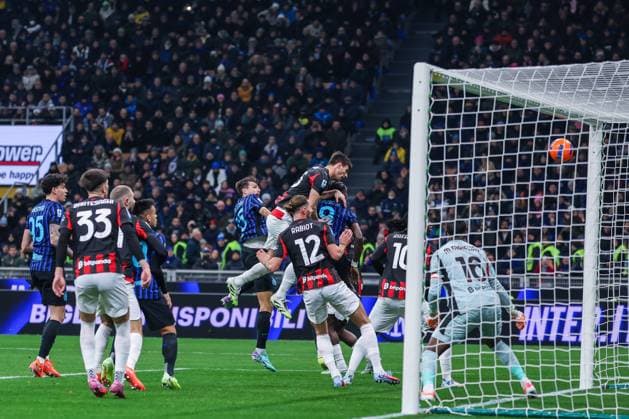 FC Internazionale vs AC Milan - Serie A 2025 26 - 23 11 2025 Francesco Acerbi of FC Internazionale seen in action during Serie A 2025 26 football match between FC Internazionale and AC Milan at San Siro Stadium in Milan Copyright: xBEAUTIFULxSPORTS Carabellix