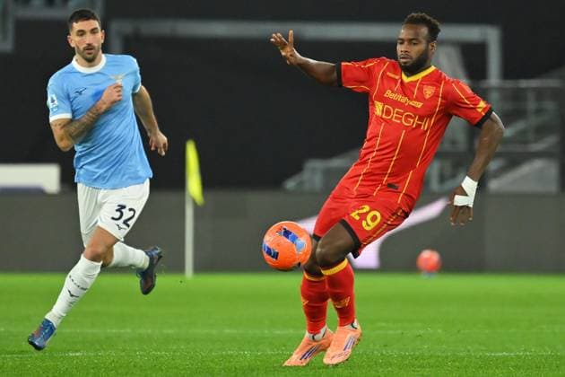 Soccer, serie A Enilive match, SS Lazio v Lecce Danilo Cataldi of SS Lazio ,Lassana Coulibaly of Lecce during the serie A Enilive match between SS Lazio v Lecce at olimpico stadium in Rome November 23rd, 2025 Imago-Images Emmefoto Copyright: xImago-Images Emmefotox