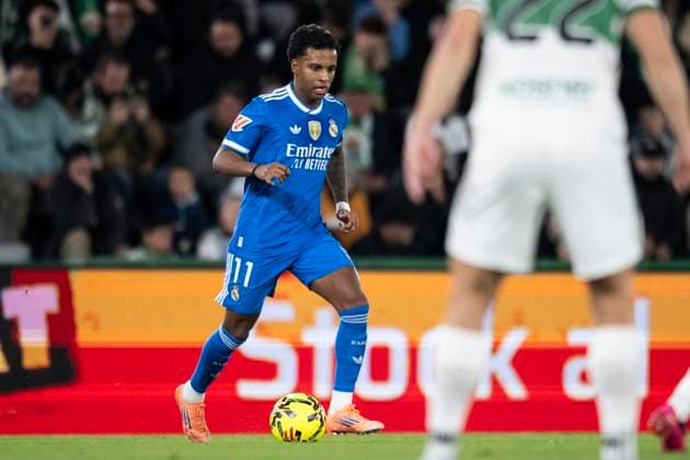 November 23, 2025, Elche, Alicante, SPAIN: Rodrygo of Real Madrid CF in action during the Spanish league, La Liga EA Sports, football match played between Elche CF and Real Madrid C.F. at Manuel Martinez Valero Stadium on November 23, 2025 in Elche, Spain. Elche SPAIN - ZUMAa181 20251123_zaa_a181_290 Copyright: xFranciscoxMaciax