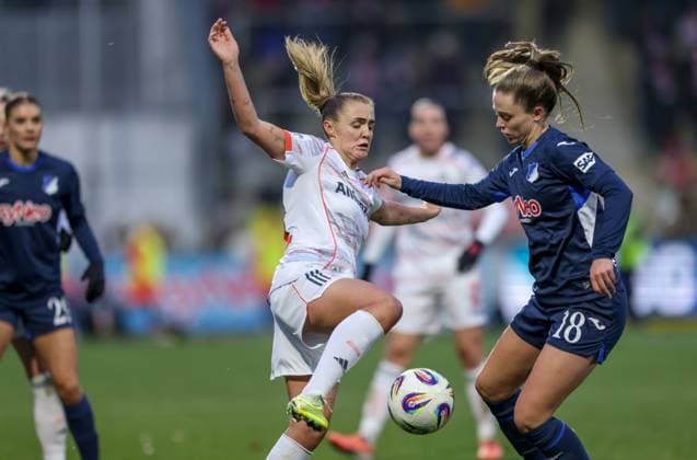 DEU, Hoffenheim, TSG Hoffenheim vs FC Bayern München, Google Pixel Bundesliga, DFB, Saison 2526, Dietmar-Hopp-Stadion, 11. Spieltag, im Bild v.l.n.r: Georgia Stanway (Bayern München 31), Valesca Ampoorter (Hoffenheim 18) DFB DFL REGULATIONS PROHIBIT ANY USE OF PHOTOGRAPHS AS IMAGE SEQUENCES AND OR QUASI-VIDEO, 23.11.2025, Copyright: HMBxMedia HendrikxHamelau