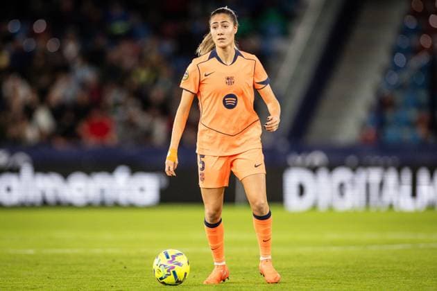 November 23, 2025, Valencia, Spain, Spain: Laia ALEIXANDRI of Barcelona during the Liga F match between Levante UD and FC Barcelona, Barca at Estadio Ciudad de Valencia on November 23, 2025 in Valencia, Spain. Omar Arnau Valencia Spain - ZUMAm308 20251123_zsp_m308_011 Copyright: xMatthieuxMirvillex