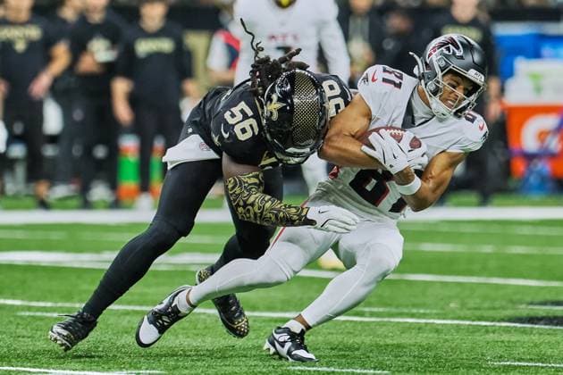 November 23, 2025, New Orleans, Louisiana, U.S: November 23, 2025, New Orleans, Louisiana, USA: (left to right) New Orleans Saints outside linebacker Demario Davis tackles Atlanta Falcons wide receiver Dylan Drummond during an NFL, American Football Herren, USA regular season game. The Falcons beat the Saints 10-24. New Orleans U.S - ZUMAa14_ 20251123_zaf_a14_018 Copyright: xDanxAndersonx