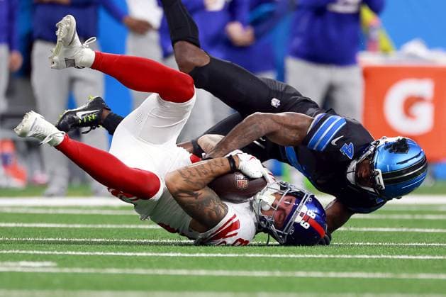 New York Giants vs Detroit Lions DETROIT,MICHIGAN-November23: Wide receiver Isaiah Hodgins (89) of the New York Giants is tackled by cornerback D.J. Reed (4) of the Detroit Lions during an NFL, American Football Herren, USA football game between the New York Giants and the Detroit Lions in Detroit, Michigan USA, on Sunday, November 23, 2025. Detroit Michigan United States  Copyright: xAmyxLemusx originalFilename:lemus-newyorkg251123_npzpt.jpg